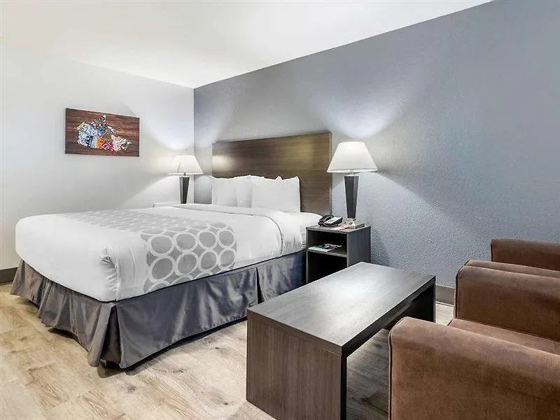Super 8 By Wyndham Macleod Trail Calgary Hotel