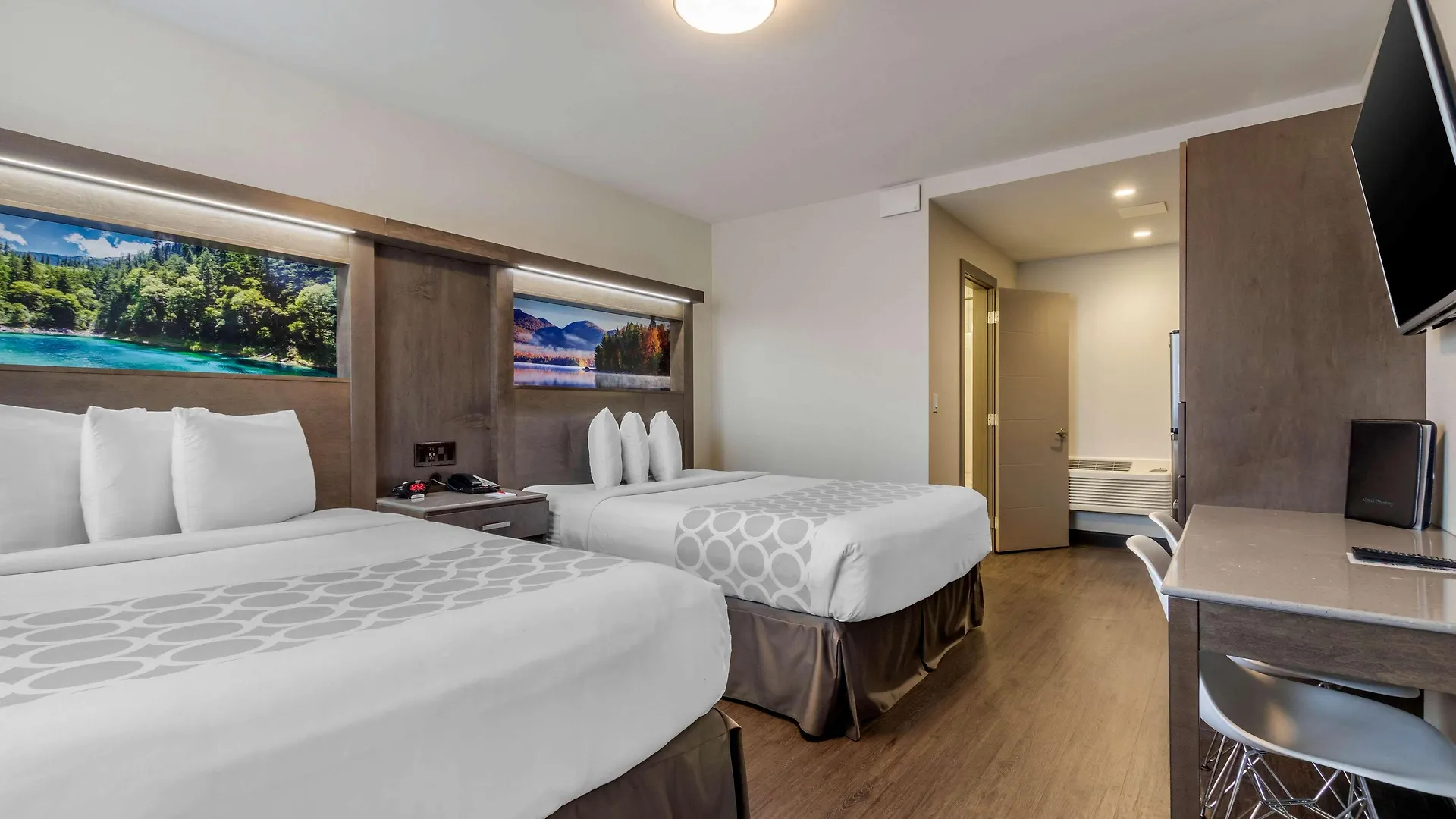 ***  Super 8 By Wyndham Macleod Trail Calgary Hotel Canada