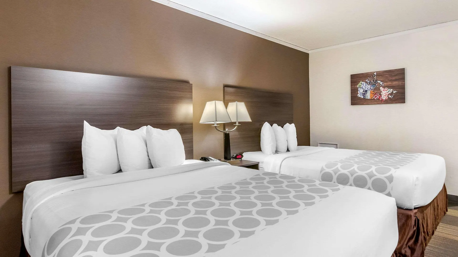 Super 8 By Wyndham Macleod Trail Calgary Hotel