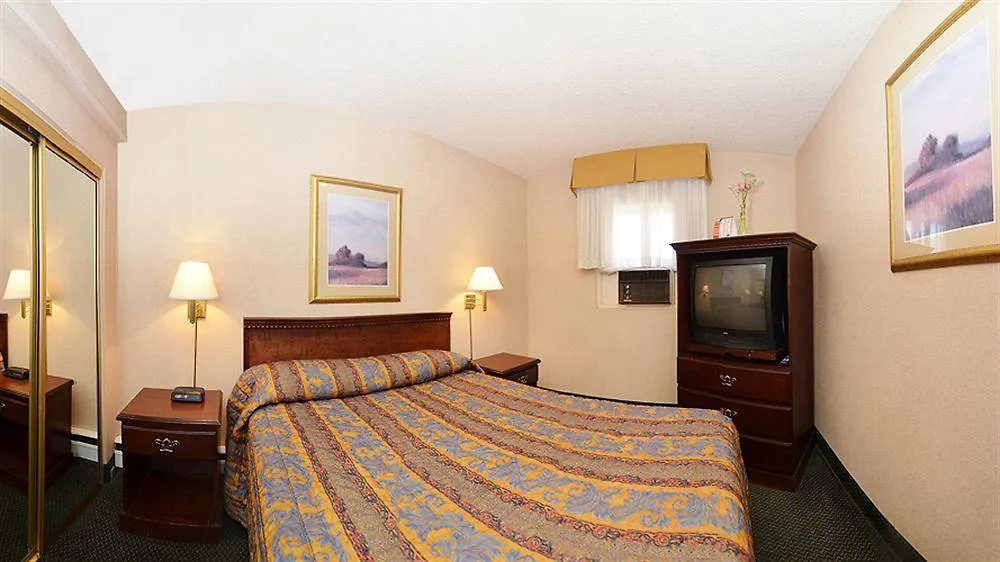 ***  Super 8 By Wyndham Macleod Trail Calgary Hotel Canada