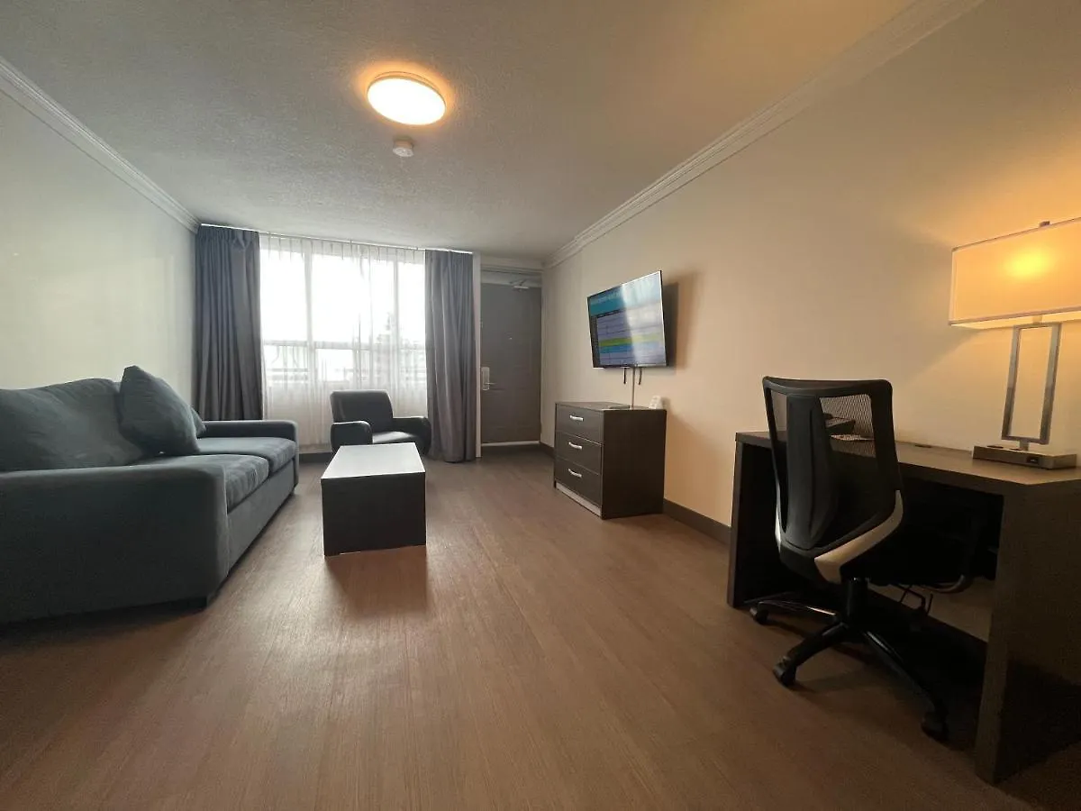 Super 8 By Wyndham Macleod Trail Calgary Hotel