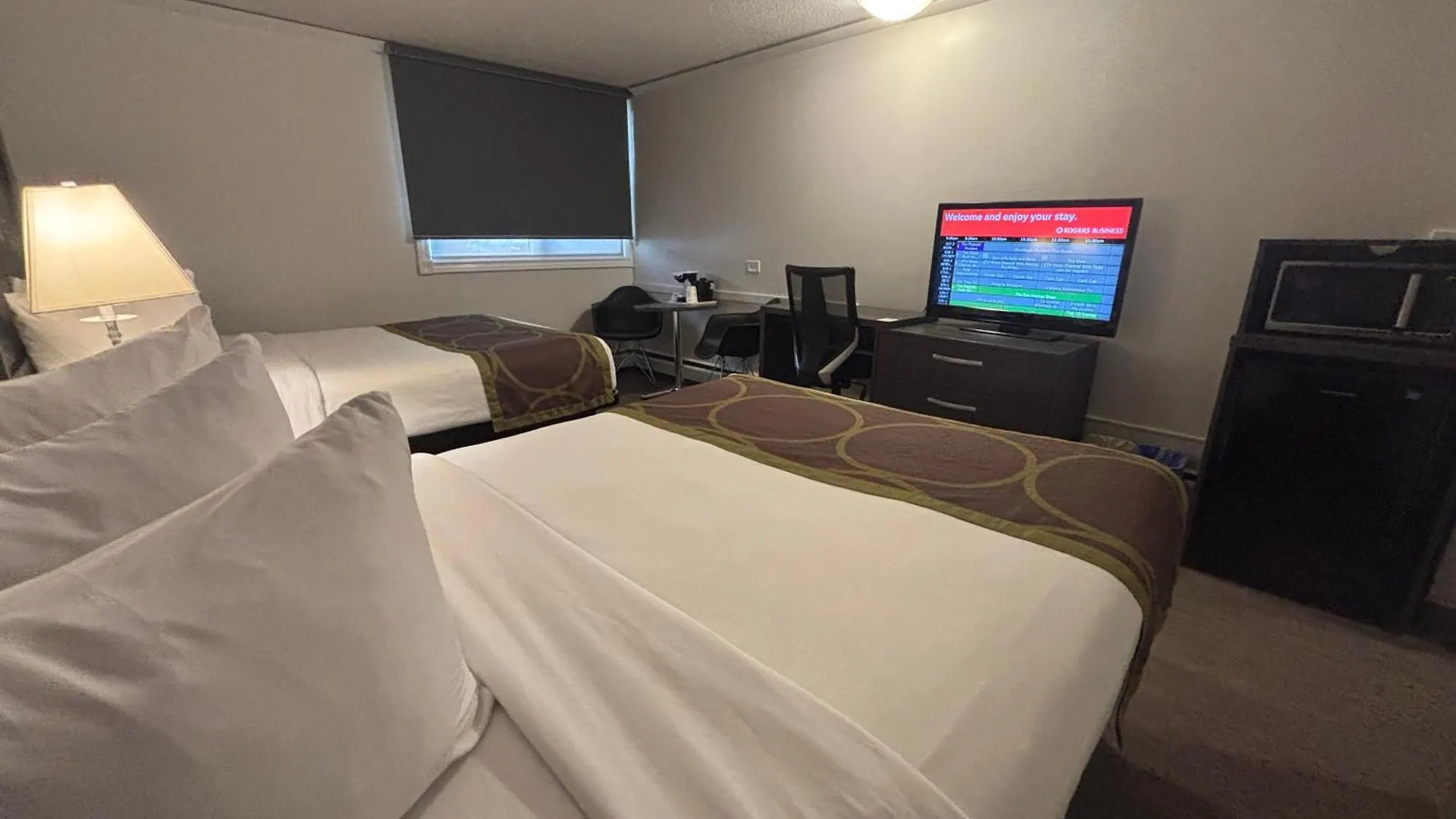 Super 8 By Wyndham Macleod Trail Calgary Hotel