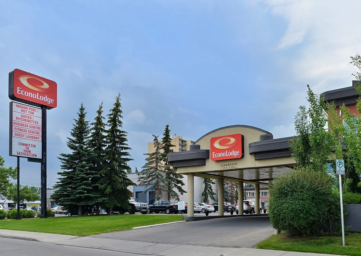 Super 8 By Wyndham Macleod Trail Calgary Hotel