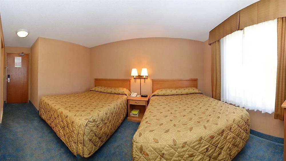 Hotel Super 8 By Wyndham Macleod Trail YYC